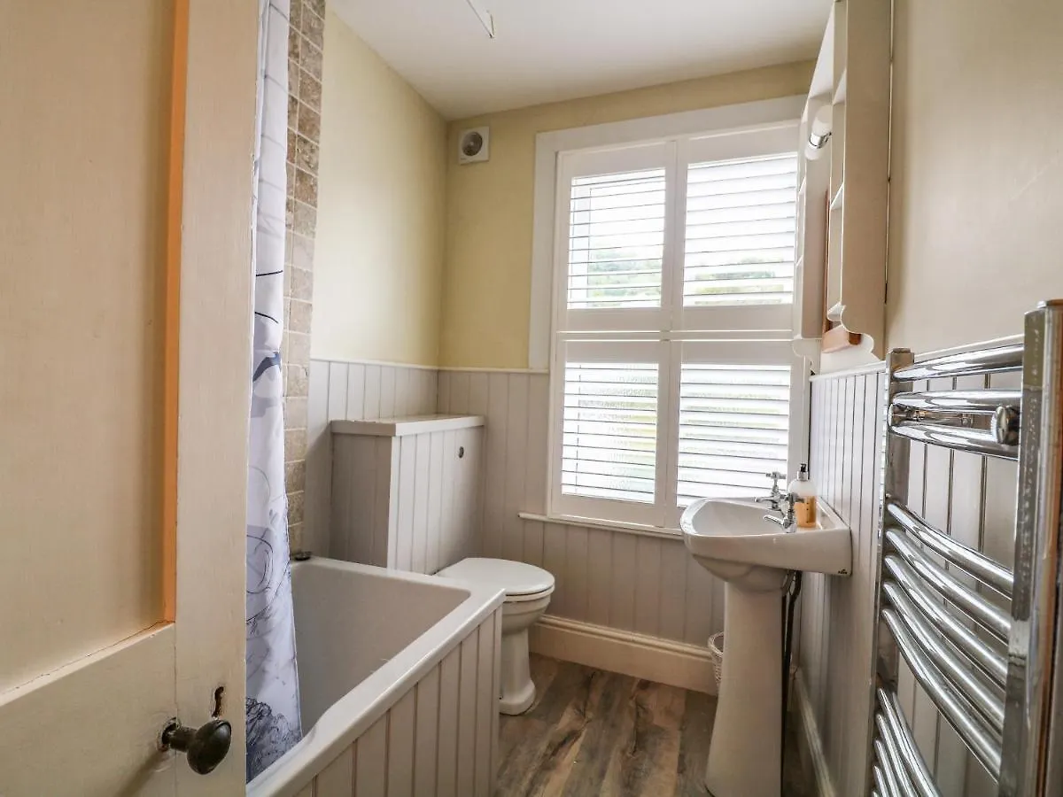 Holiday home Mayflower, 9 Coronation Road