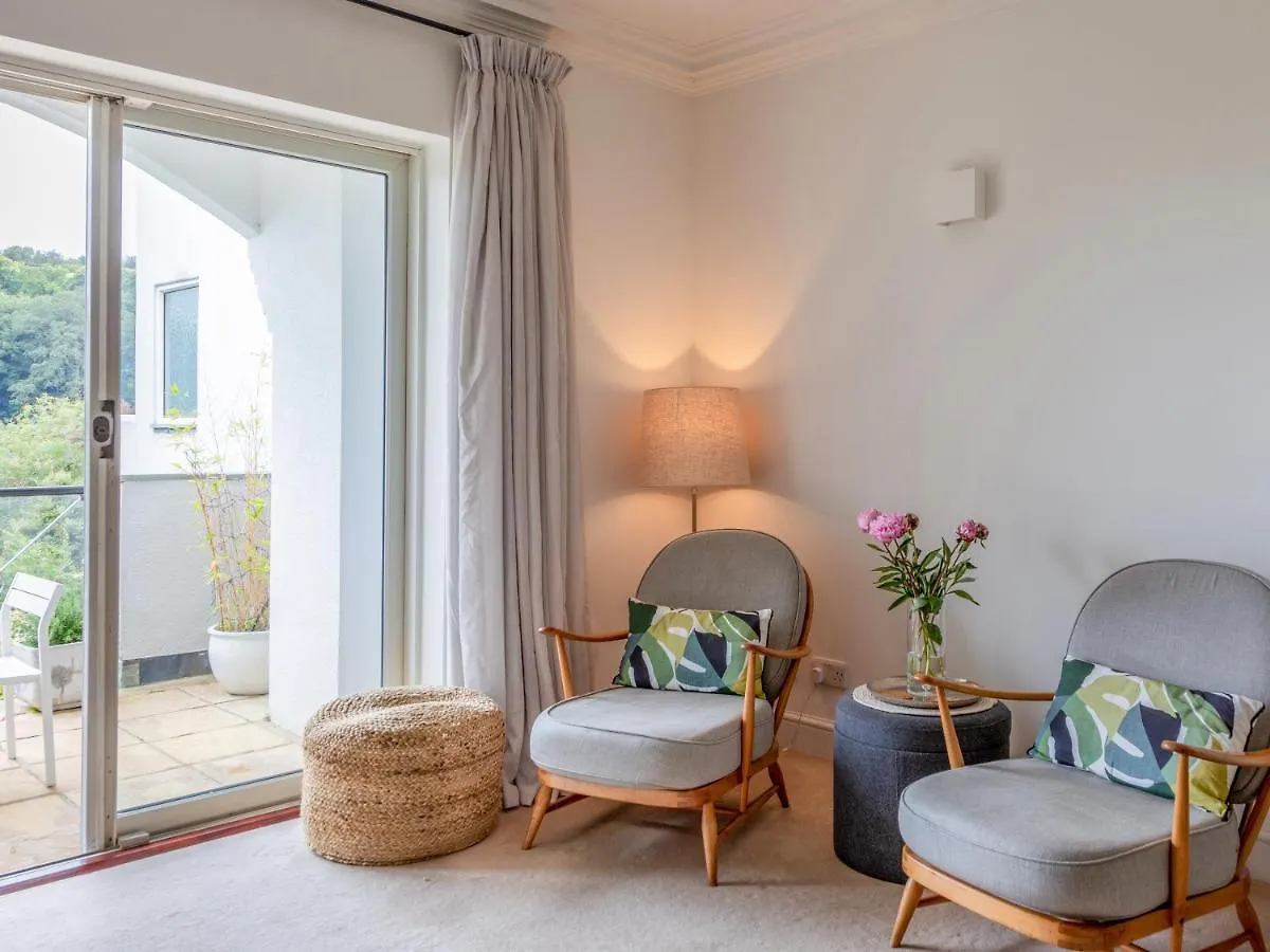 14 St Elmo Court * Salcombe