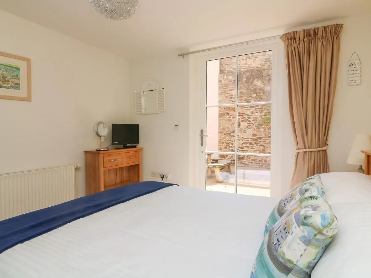 5 Combehaven * Salcombe