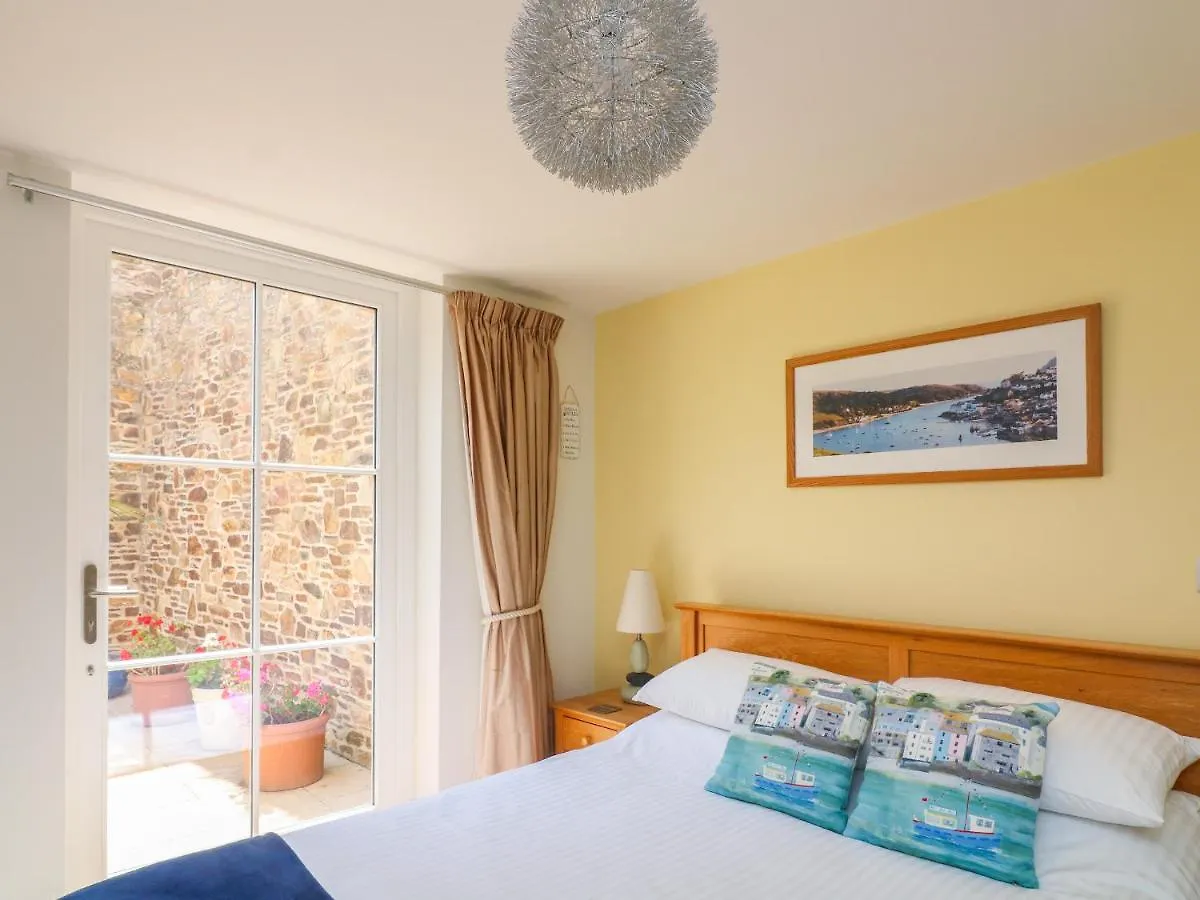 Apartment 5 Combehaven