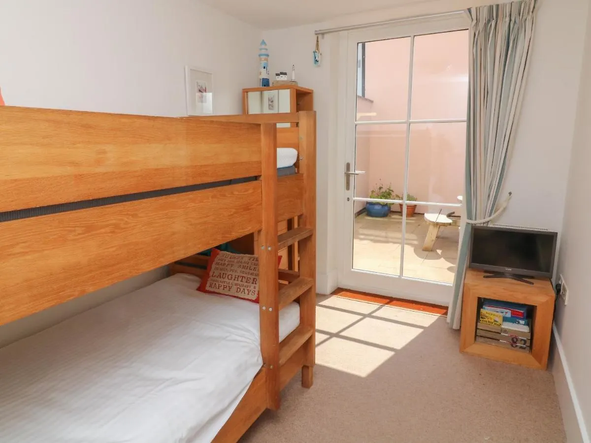 5 Combehaven Apartment