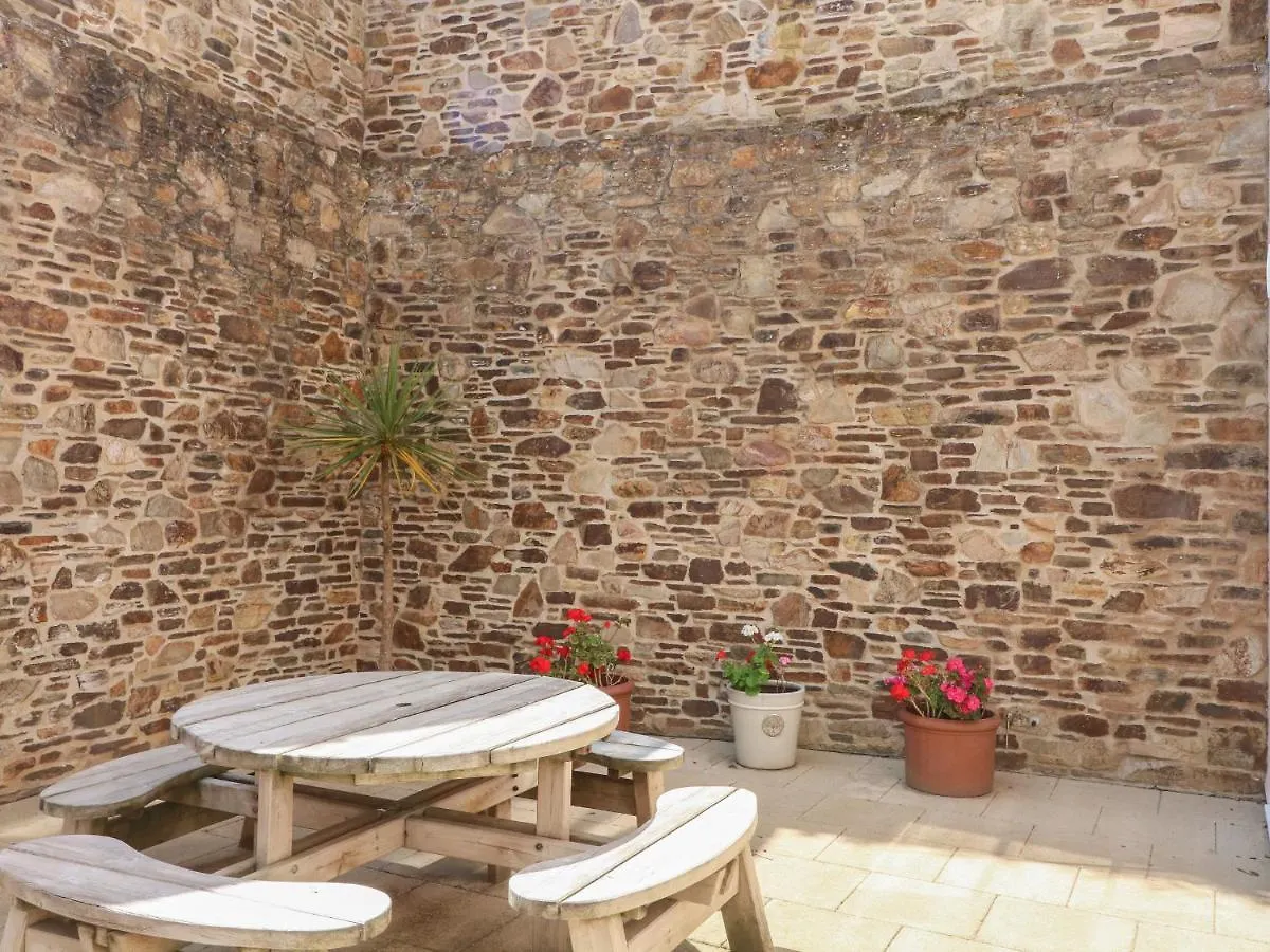 Apartment 5 Combehaven *
