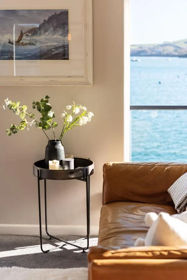2 Clifton Place * Salcombe