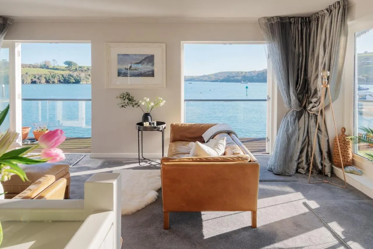 2 Clifton Place * Salcombe