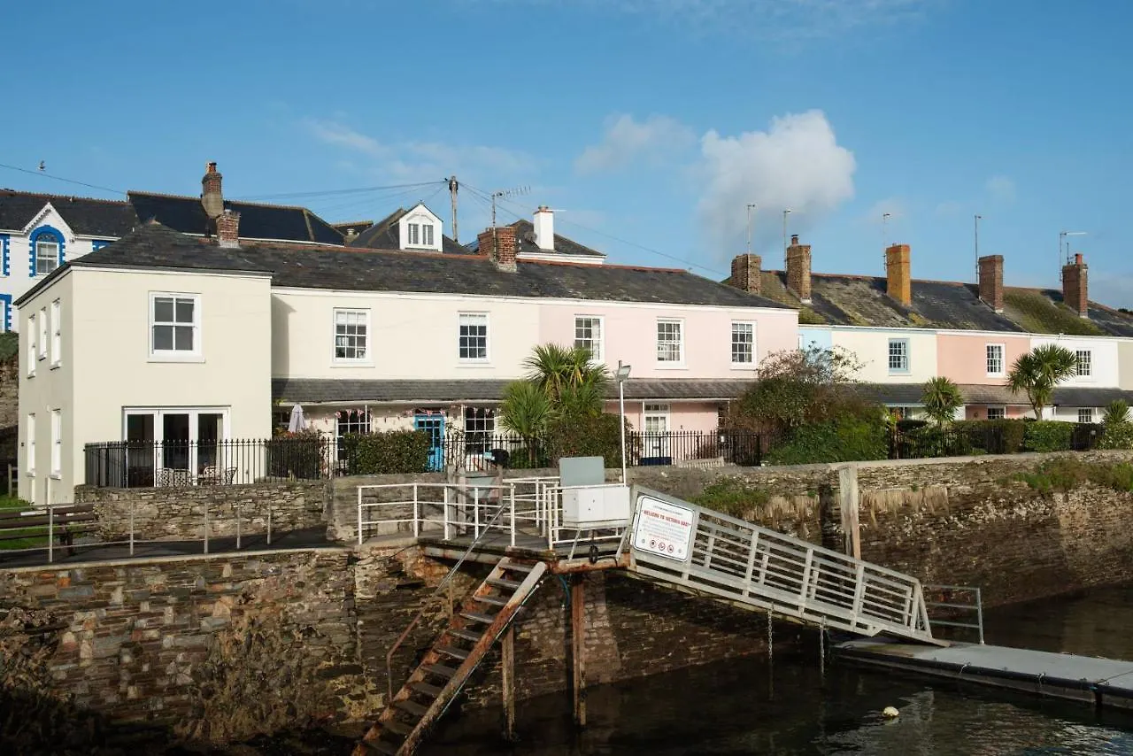 3 Victoria Quay *