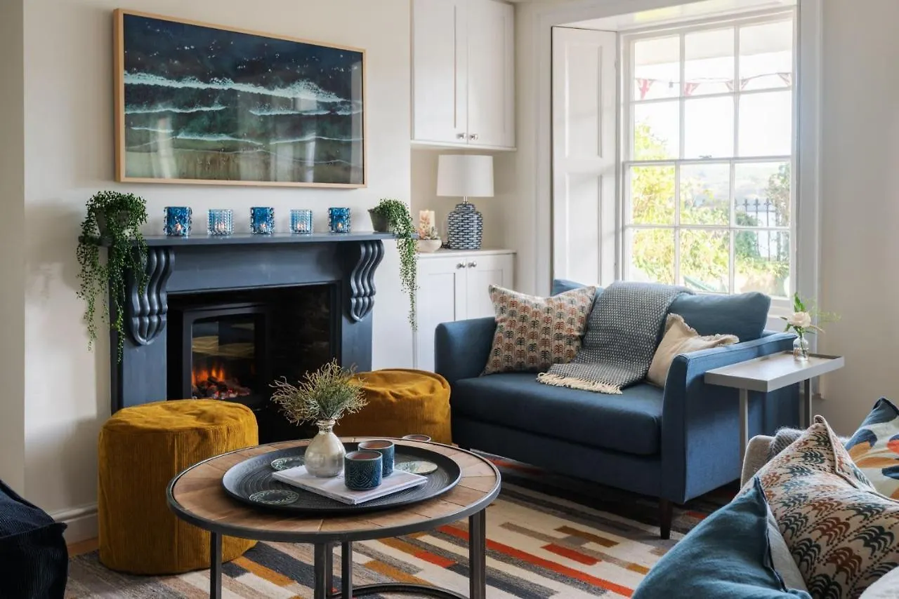 3 Victoria Quay * Salcombe