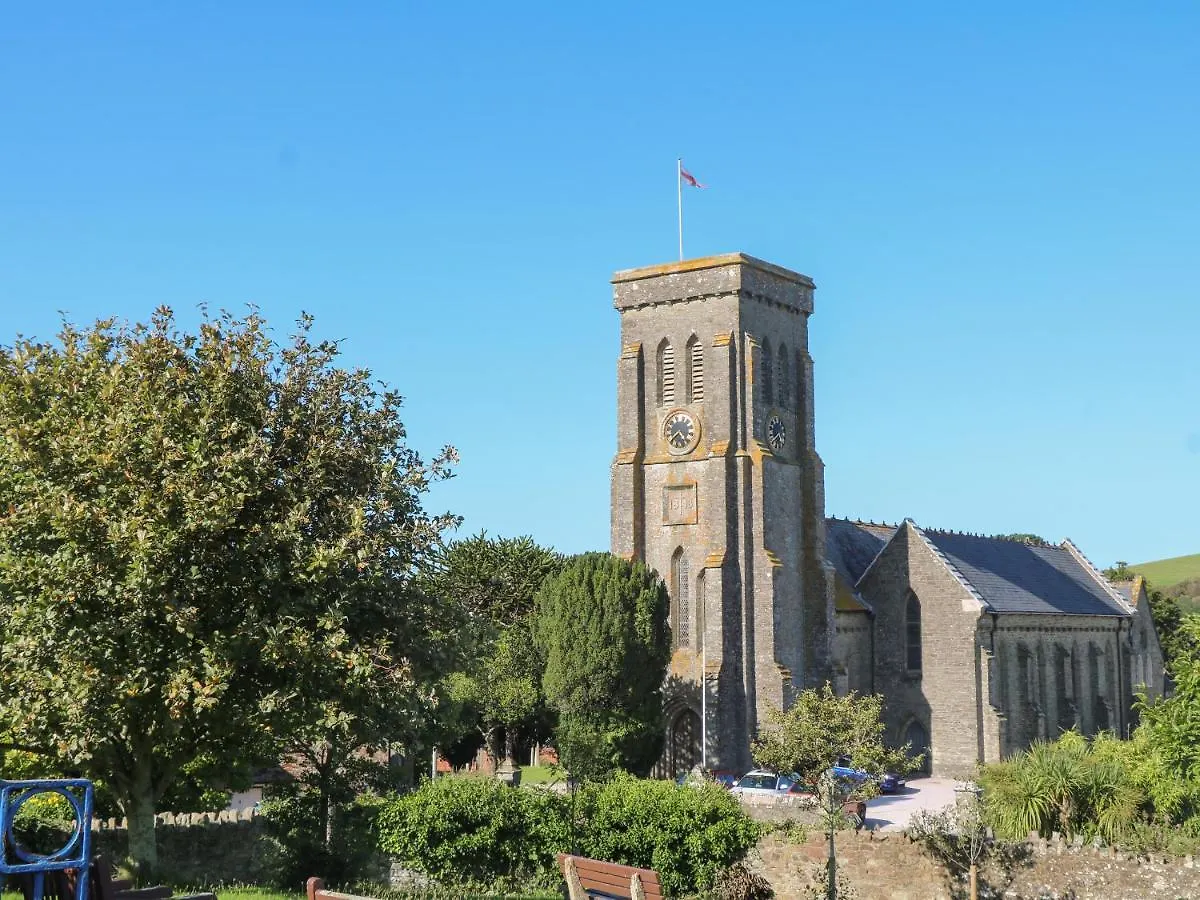 1 Camperdown * Salcombe