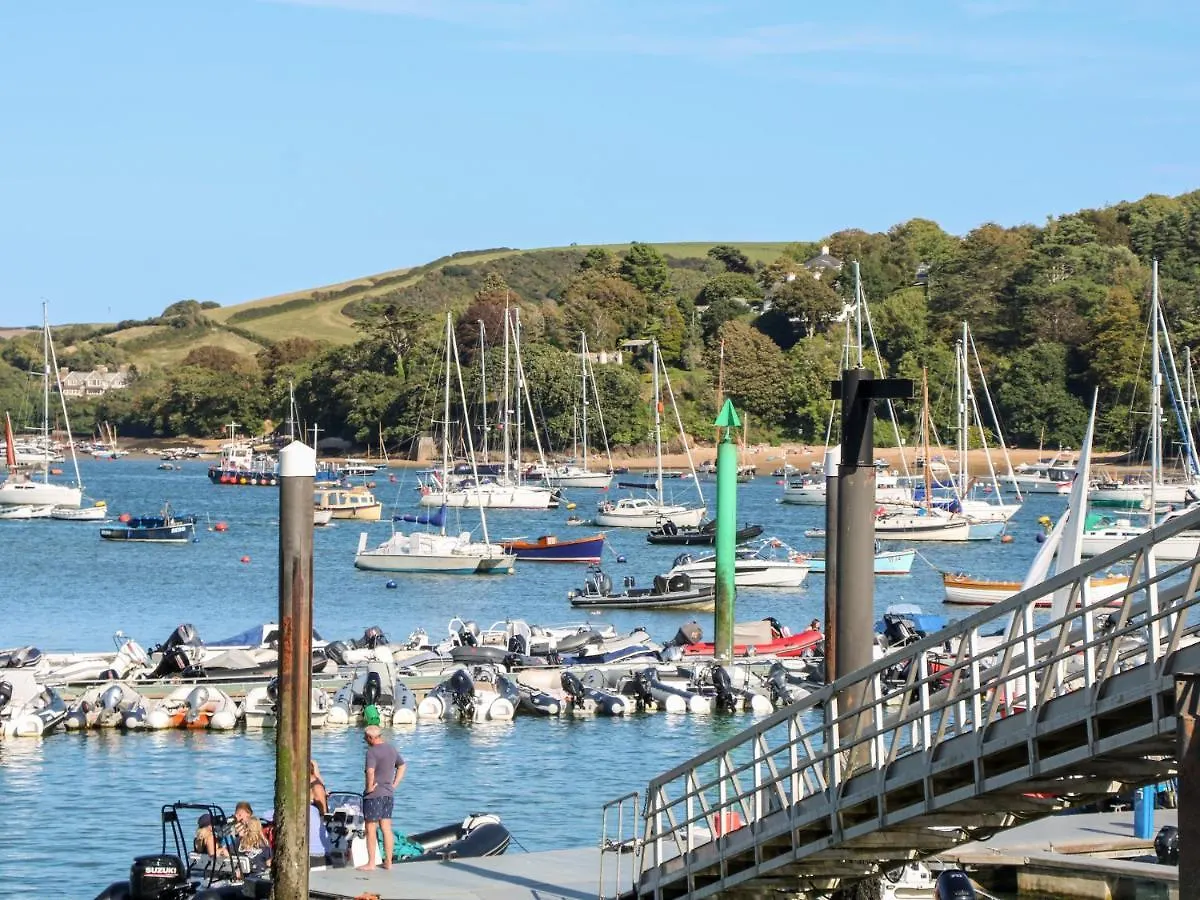1 Camperdown * Salcombe