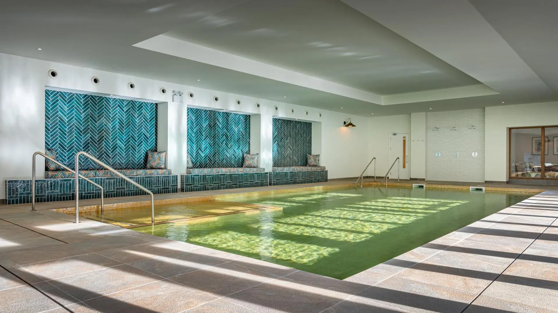 Hotel Harbour Club, & 4*