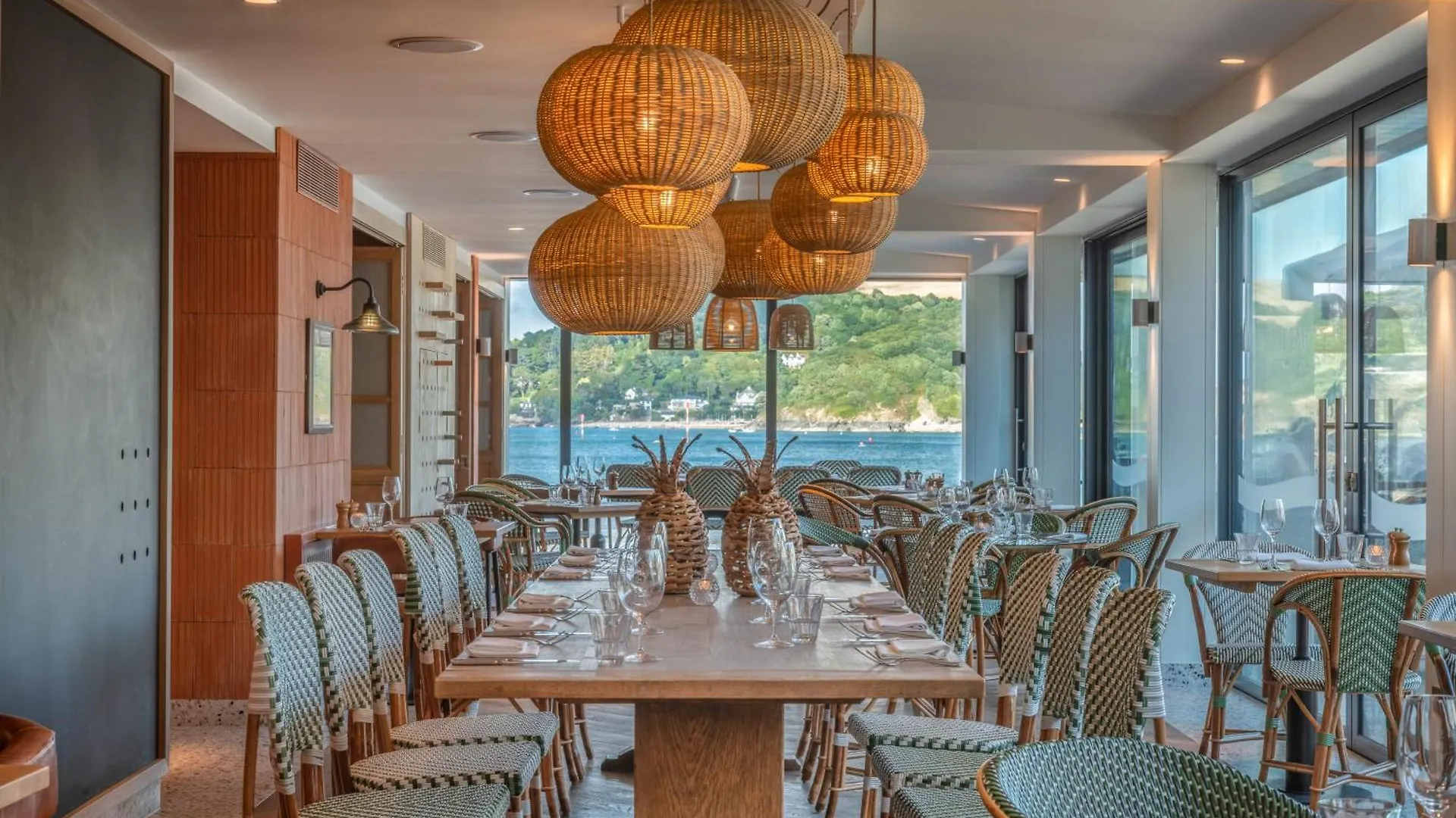 Harbour Club, & 4*