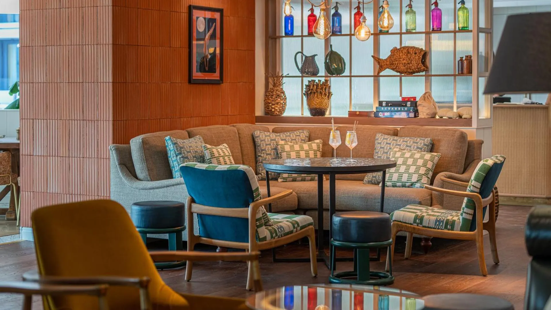Harbour Club, & 4*