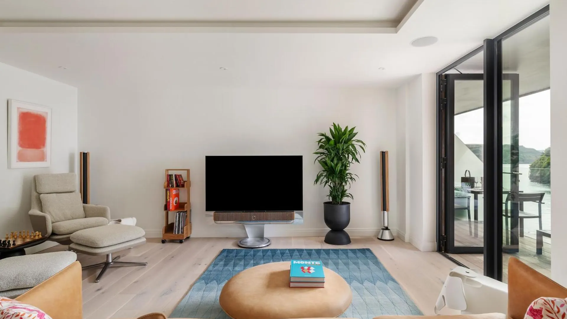 Four The Reach Apartment *