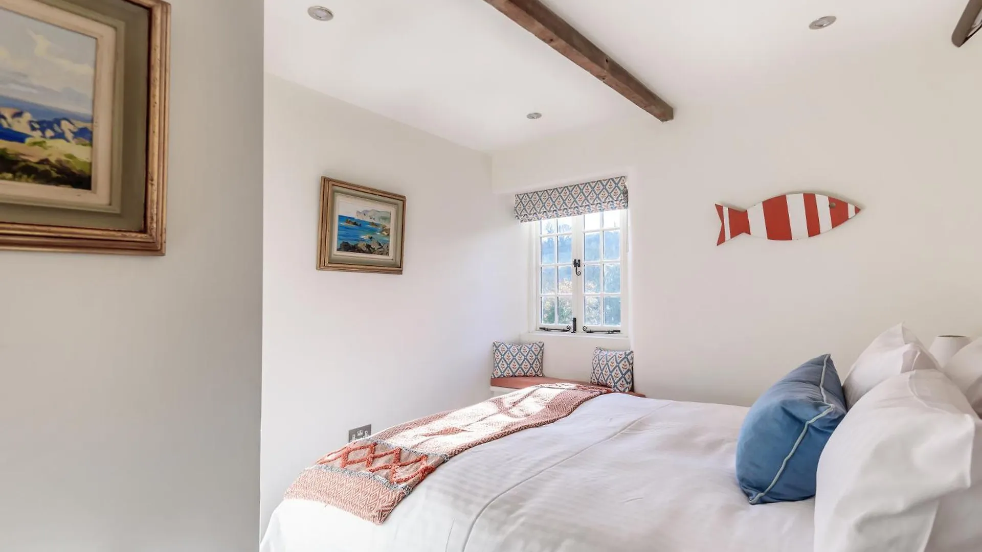 Holiday home In Tranquil Hamlet Salcombe