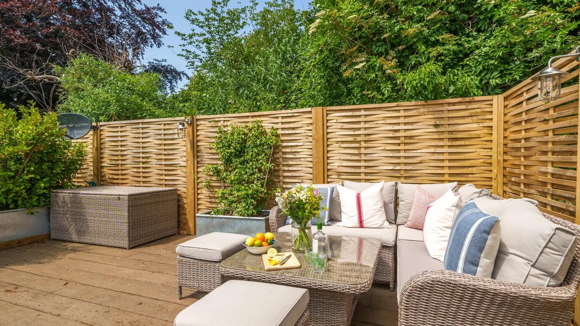 In Tranquil Hamlet Holiday home *