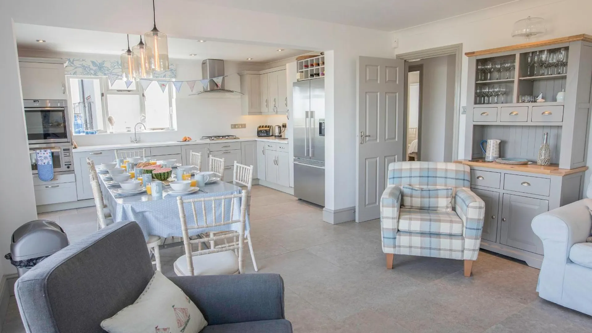 Holiday home Raleigh House