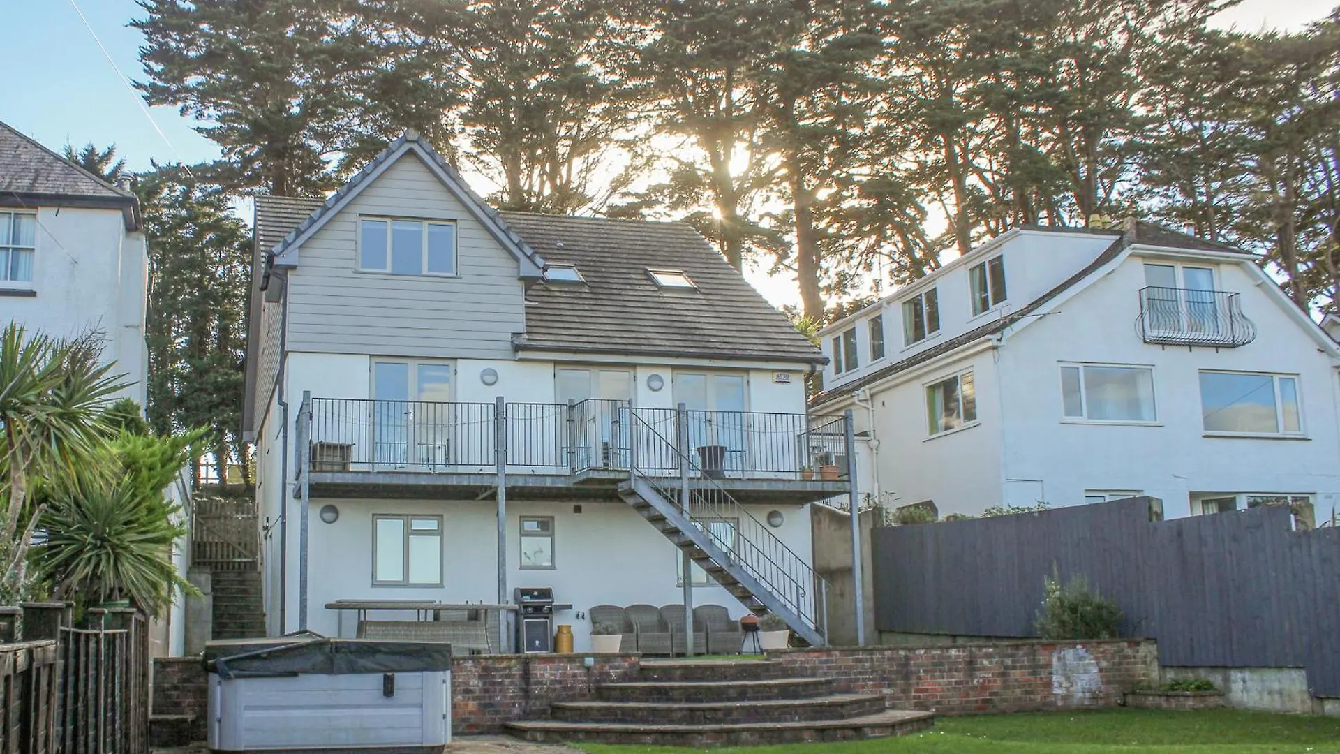 Raleigh House *
