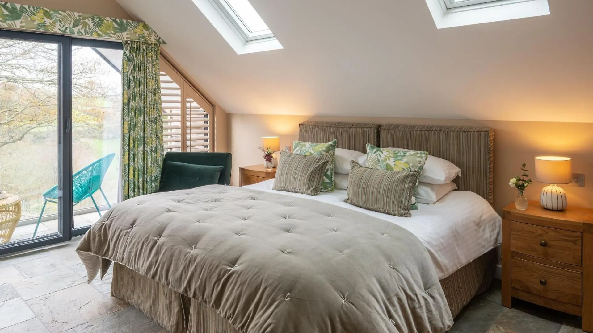 Mandalay * Salcombe