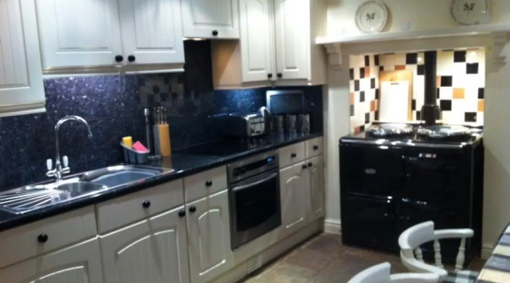 Ferry Steps Cottage Sleeps 8 * Salcombe