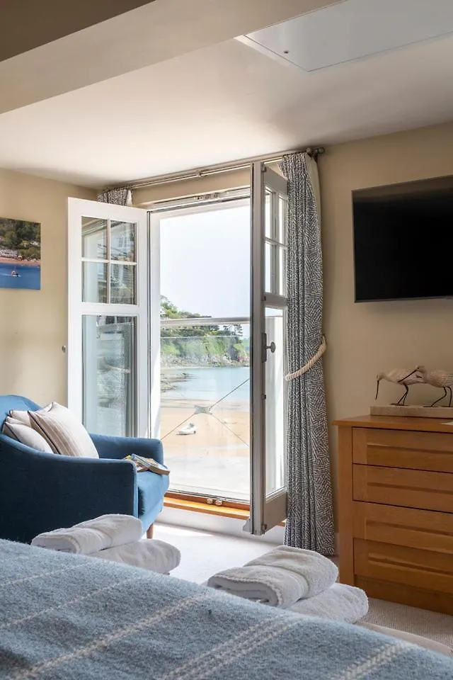 South Sands 4*