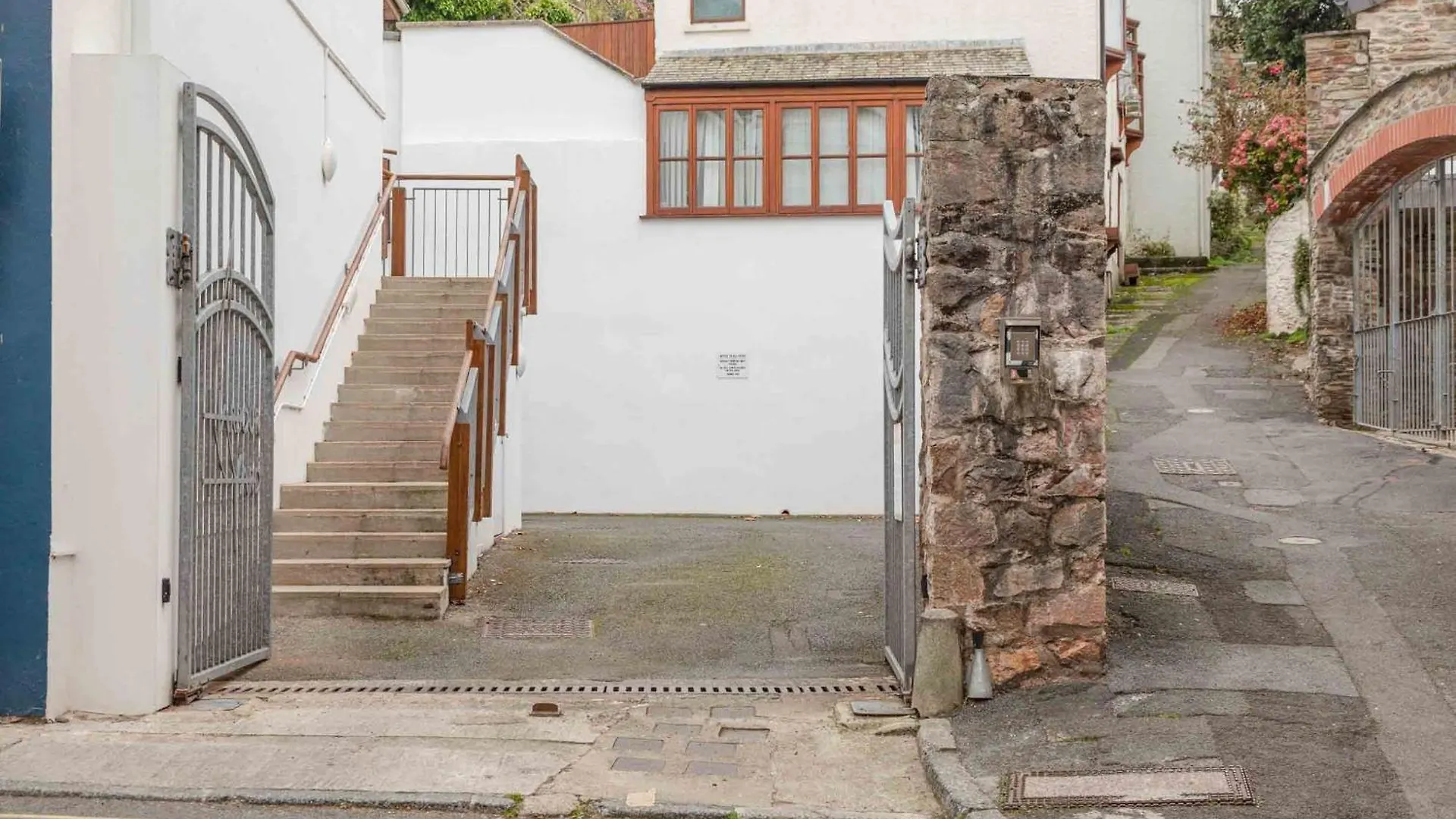 5 Harbour Yard Salcombe