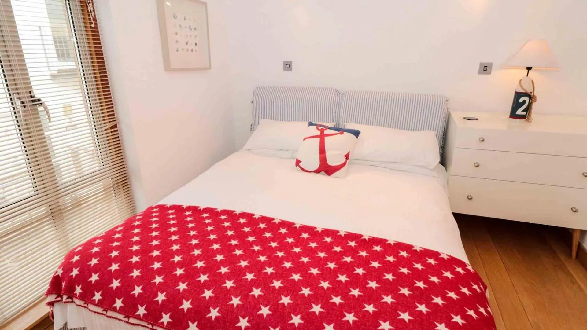 5 Harbour Yard Salcombe