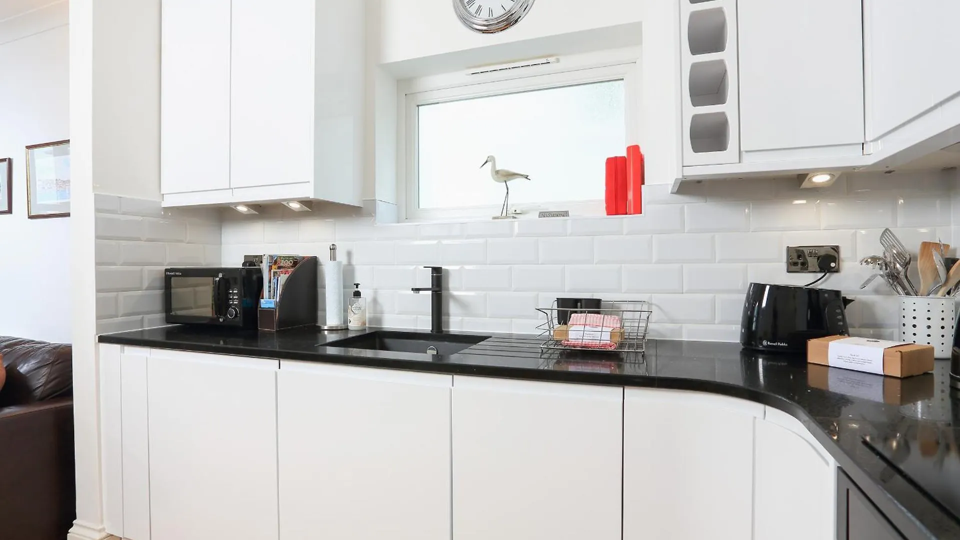 1 Lyndhurst *
