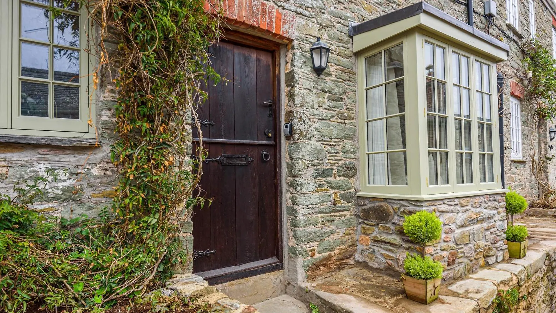 In Tranquil Hamlet Holiday home *