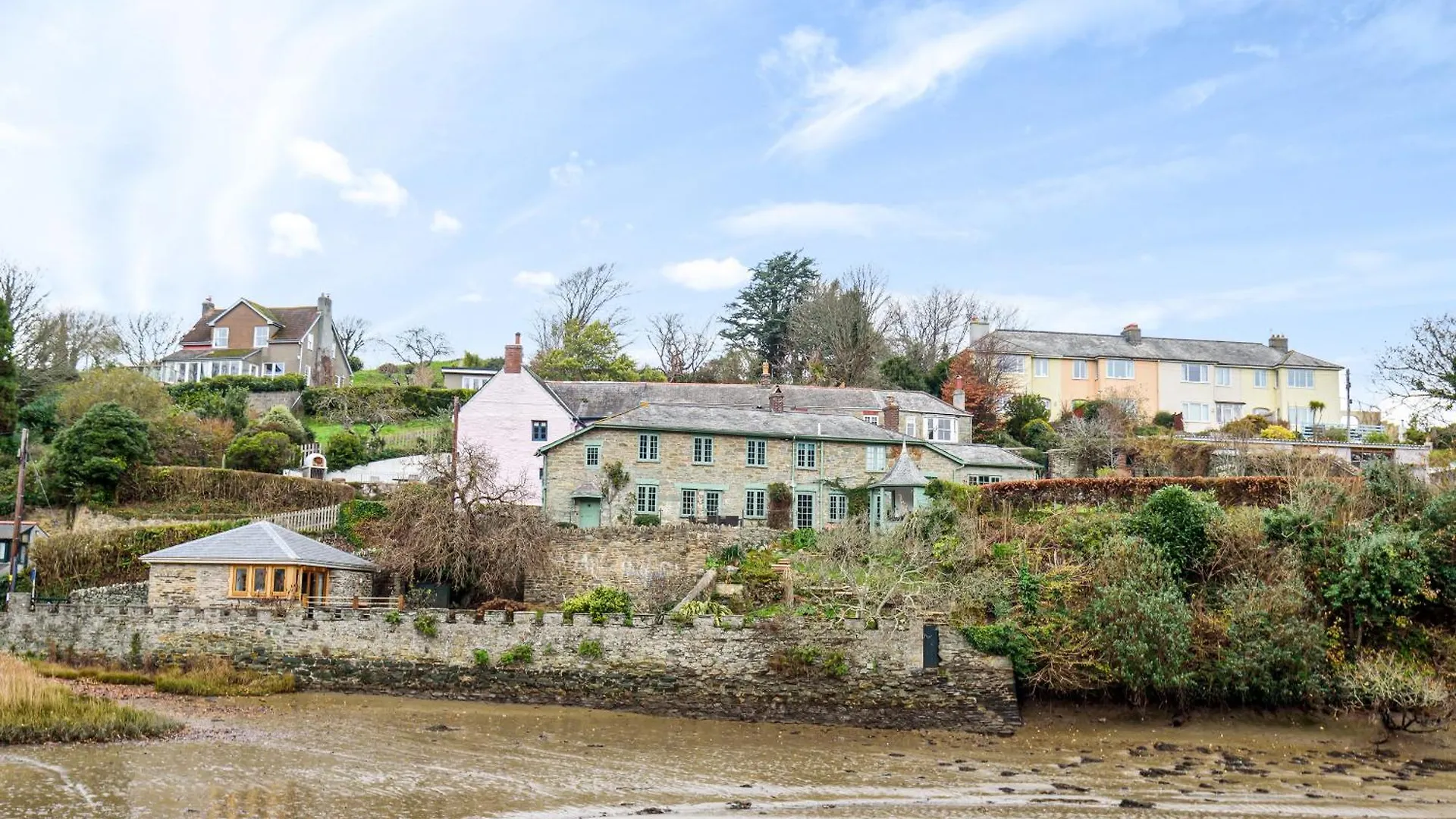 In Tranquil Hamlet Salcombe