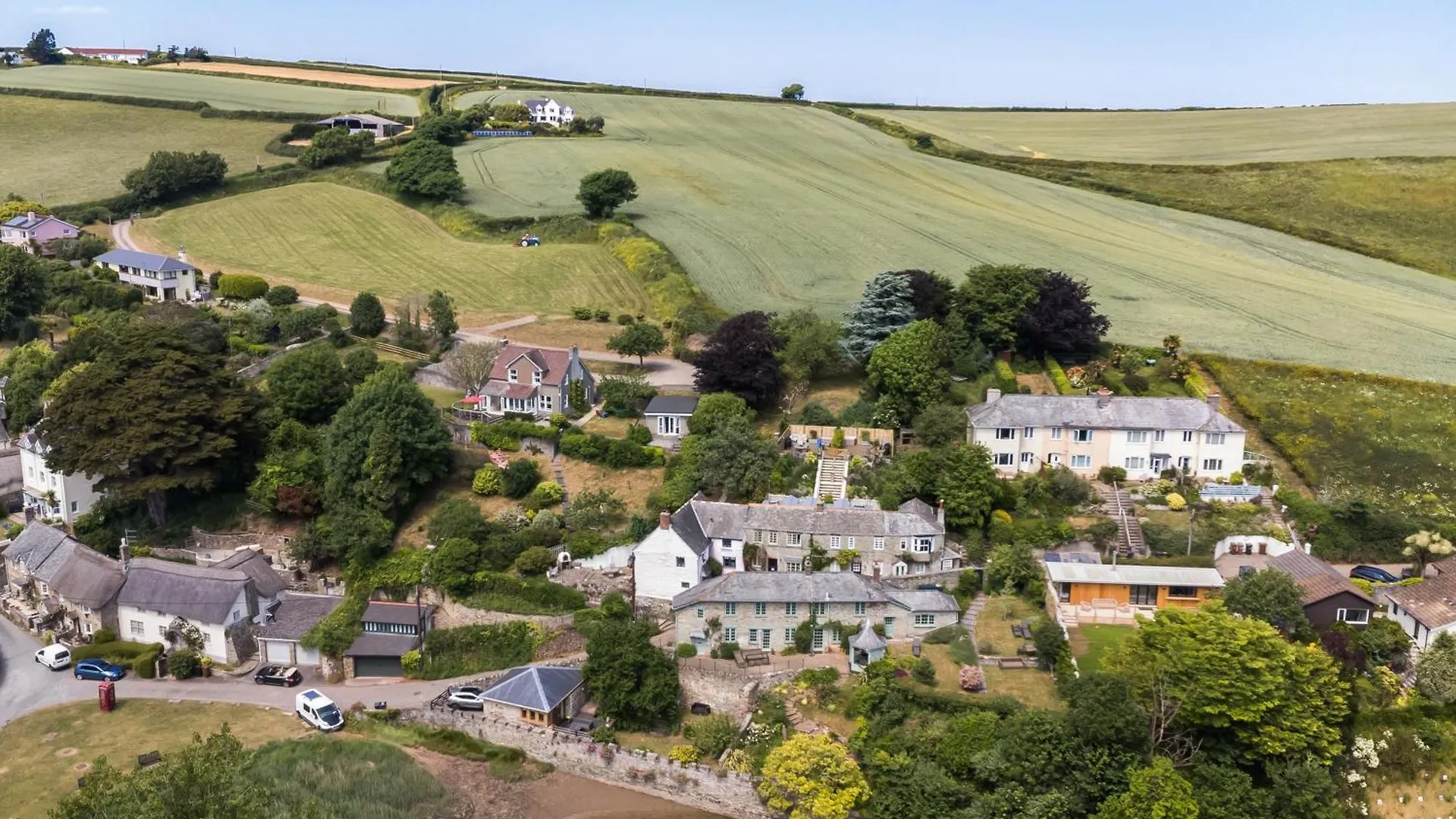 Holiday home In Tranquil Hamlet Salcombe
