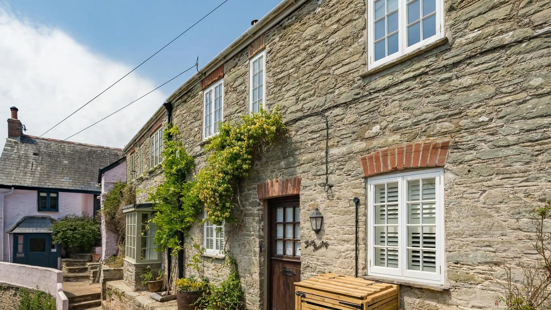 In Tranquil Hamlet Holiday home *