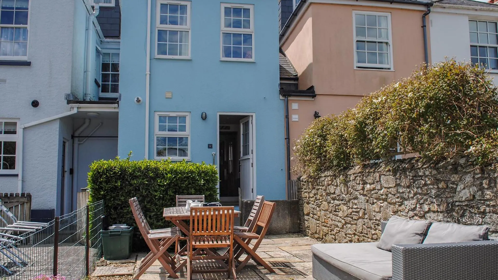 Bumblebee Salcombe
