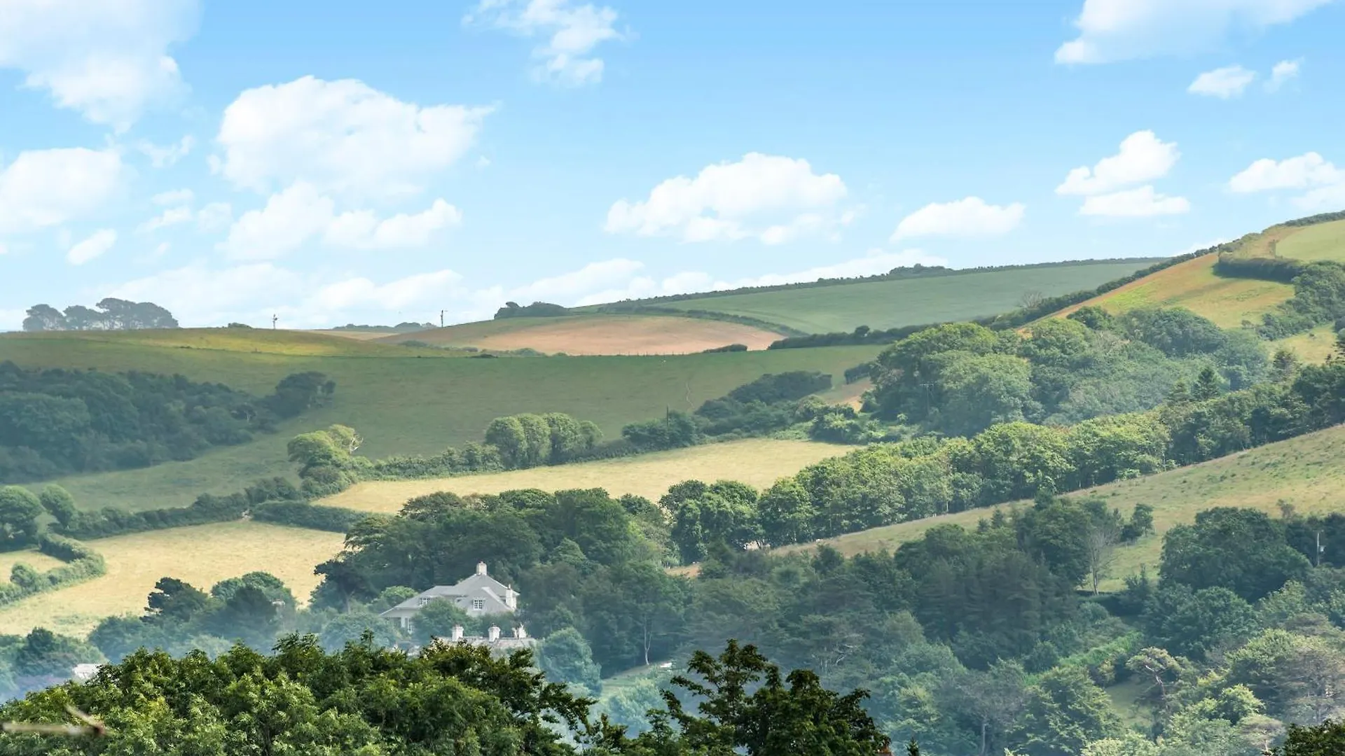 In Tranquil Hamlet Holiday home *
