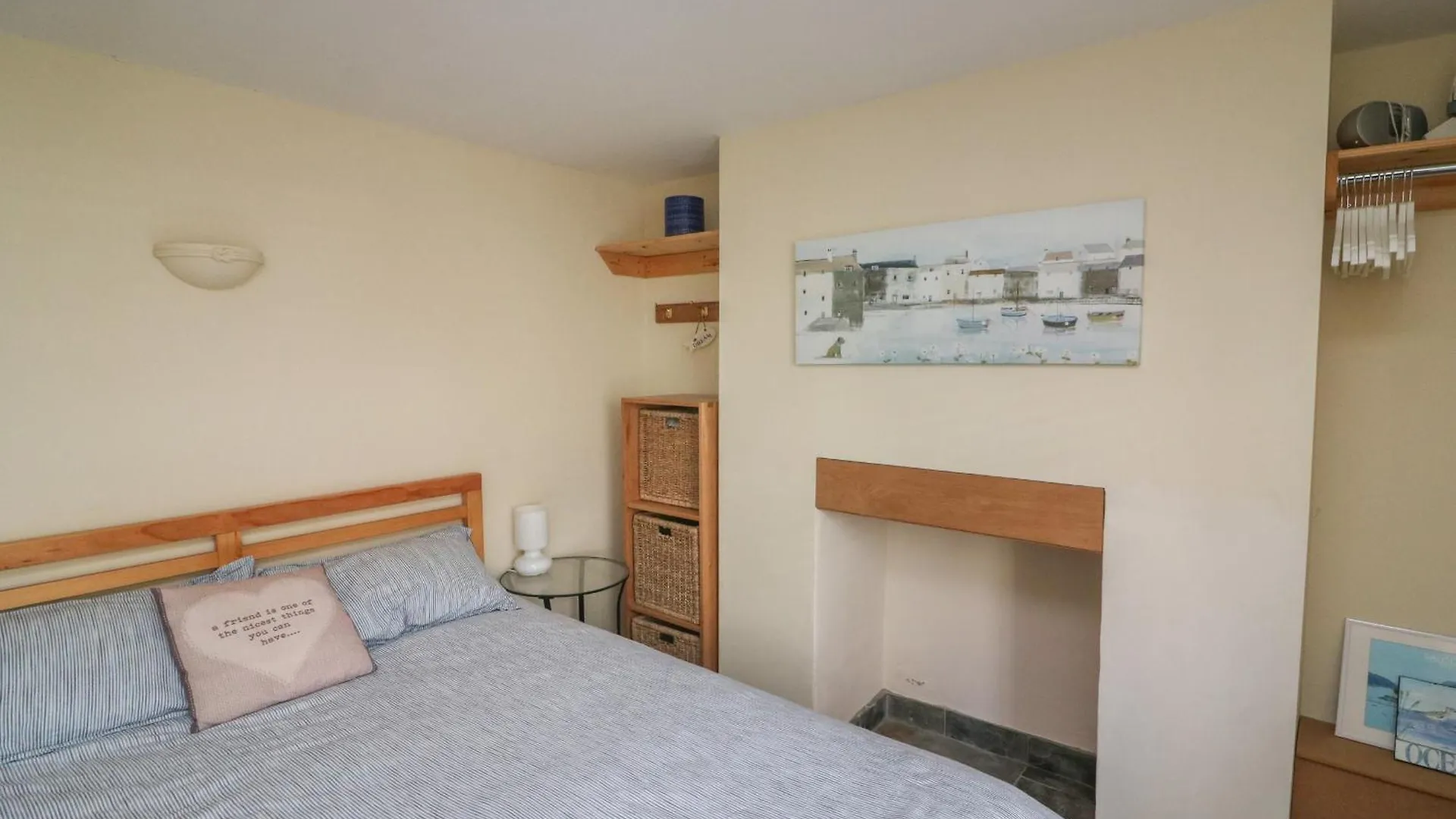 Quarter Deck Apartment *