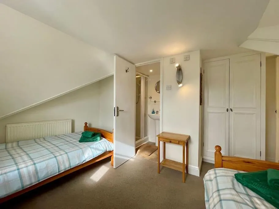 - 2 Bedroom Flat, Fantastic Harbour Views Holiday home Salcombe