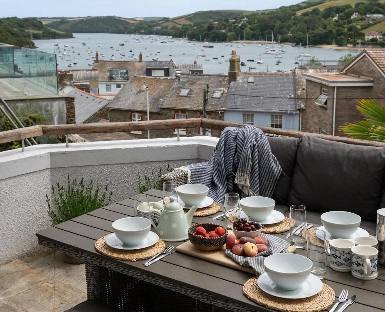 1 Cliftonville * Salcombe