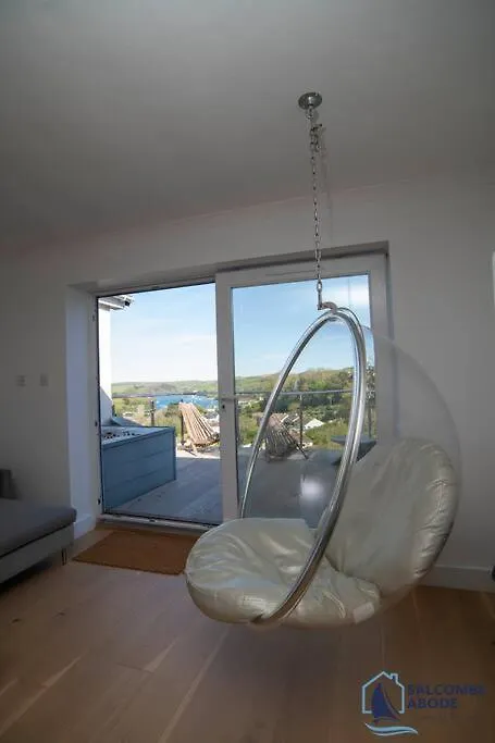 Holiday home Ultimate Coastal Escape - Stylish & Estuary Views