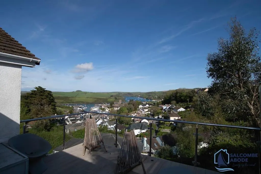 Holiday home Ultimate Coastal Escape - Stylish & Estuary Views