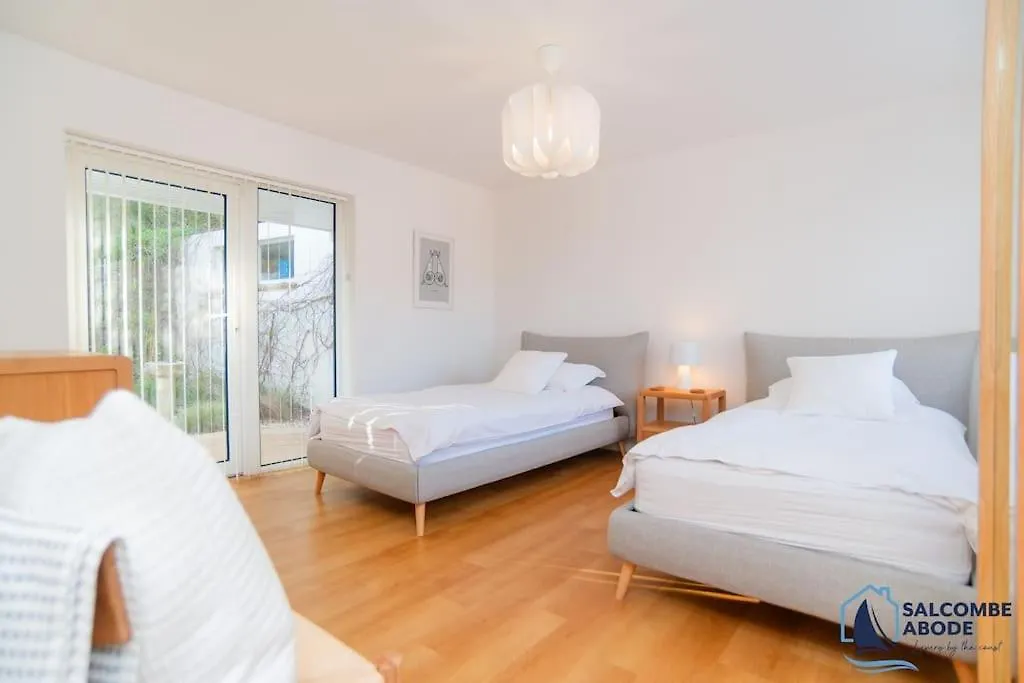 Ultimate Coastal Escape - Stylish & Estuary Views