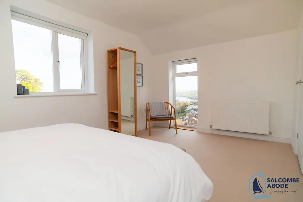 Ultimate Coastal Escape - Stylish & Estuary Views