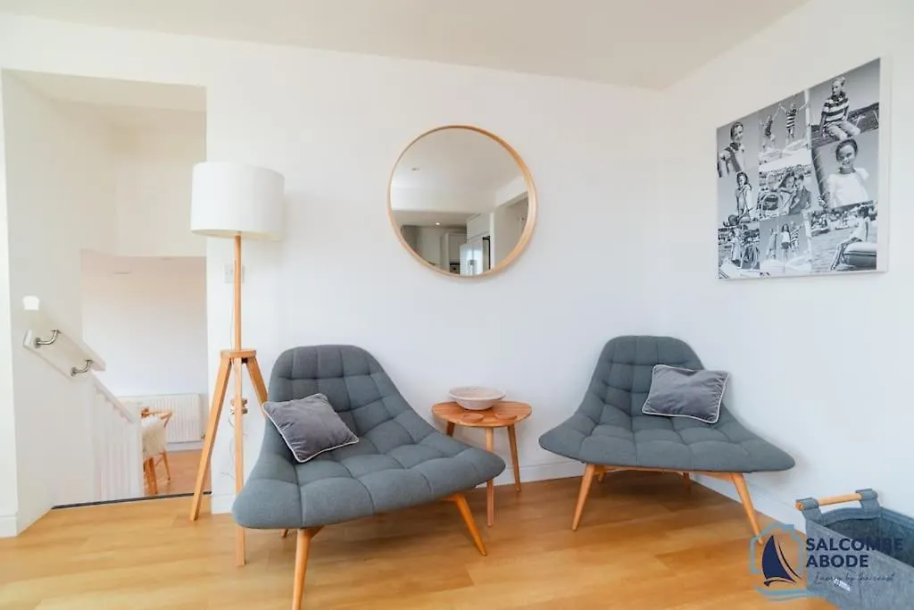 Holiday home Ultimate Coastal Escape - Stylish & Estuary Views