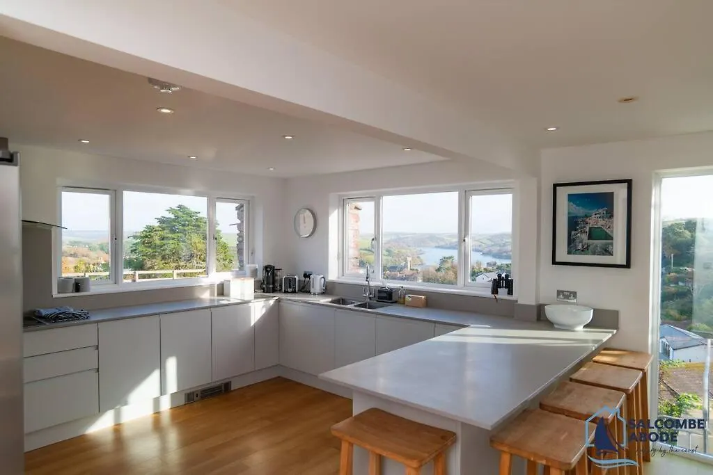 Holiday home Ultimate Coastal Escape - Stylish & Estuary Views Salcombe