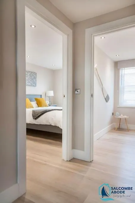 Apartment View - Stylish Stay, Estuary Views & Luxury Access Salcombe