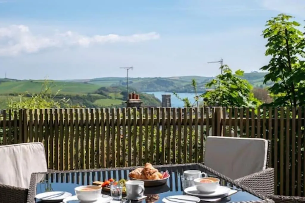 Holiday home The Hideout-boutique Cabin, Estuary View & Parking Salcombe