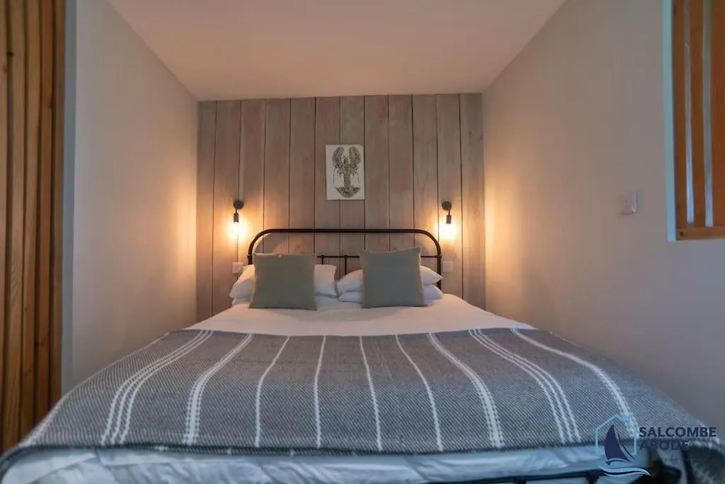 The Hideout-boutique Cabin, Estuary View & Parking Salcombe