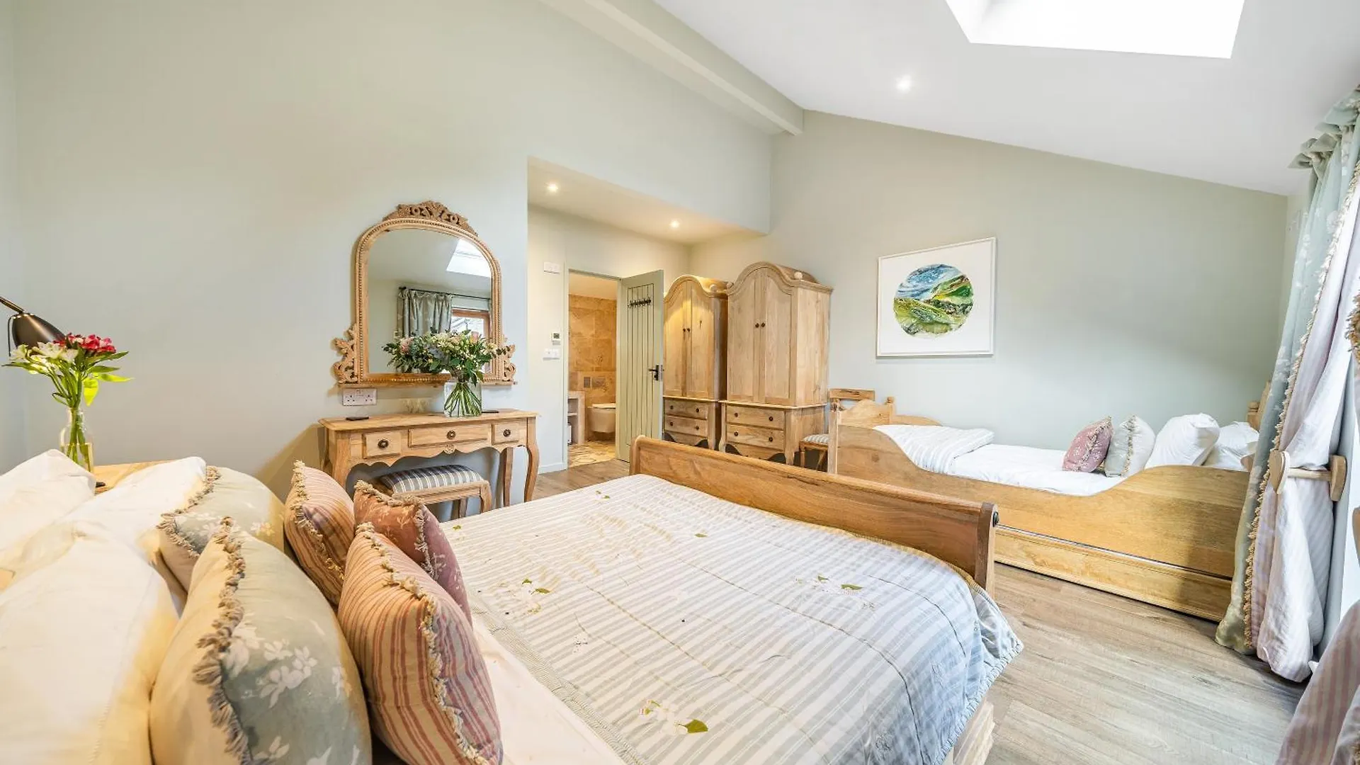 Salcombe Farm - The Recording Studio With Hot Tub And The Stables *