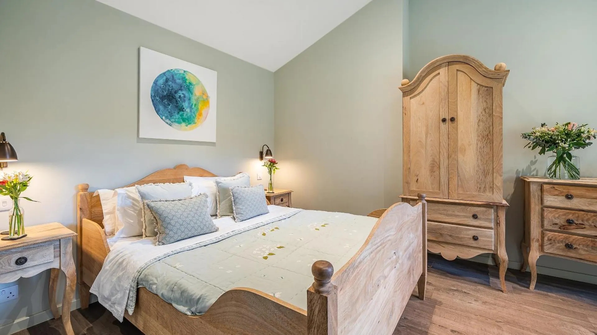 Salcombe Farm - The Recording Studio With Hot Tub And The Stables