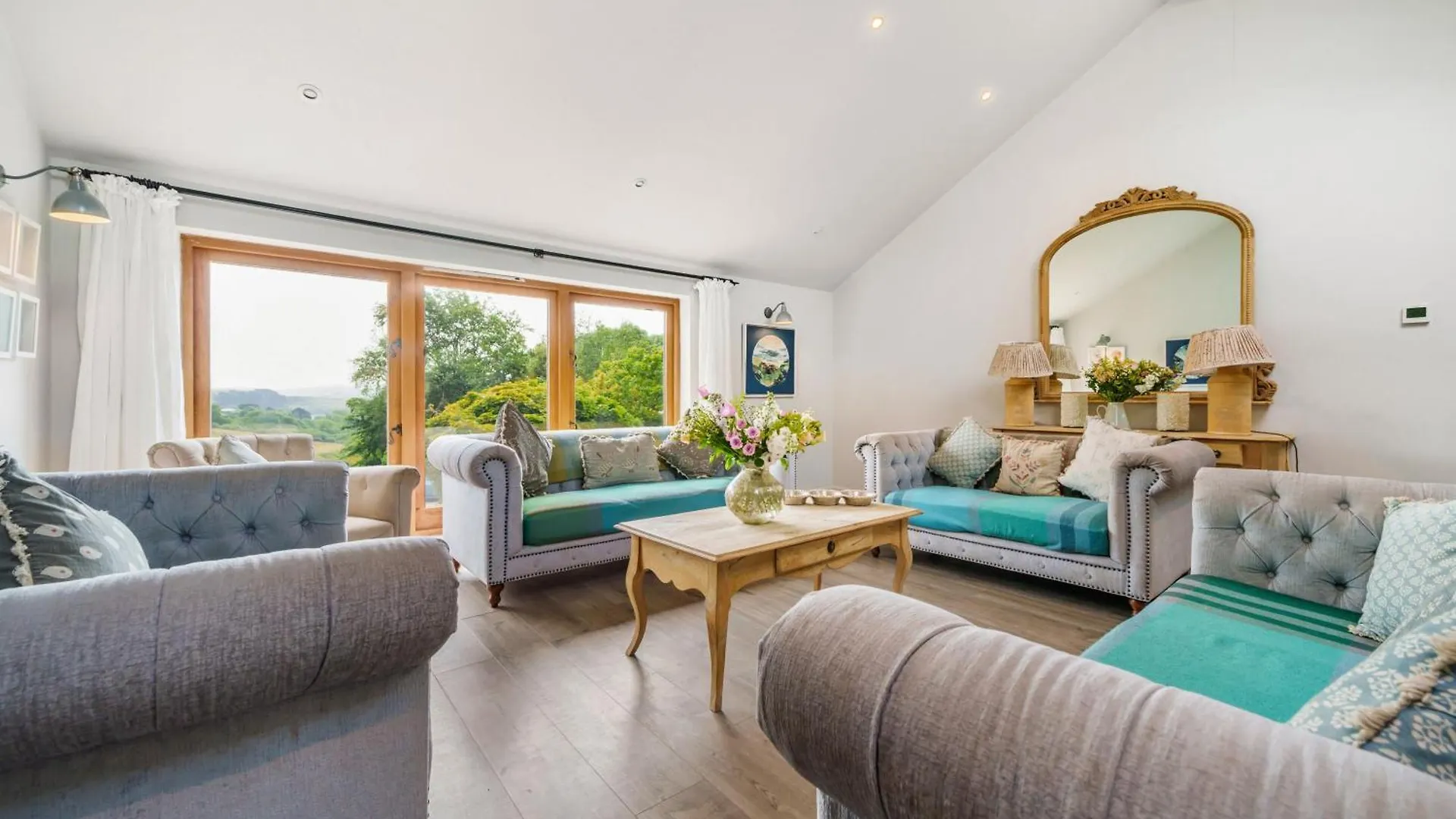 Salcombe Farm - The Recording Studio With Hot Tub And The Stables Apartment *