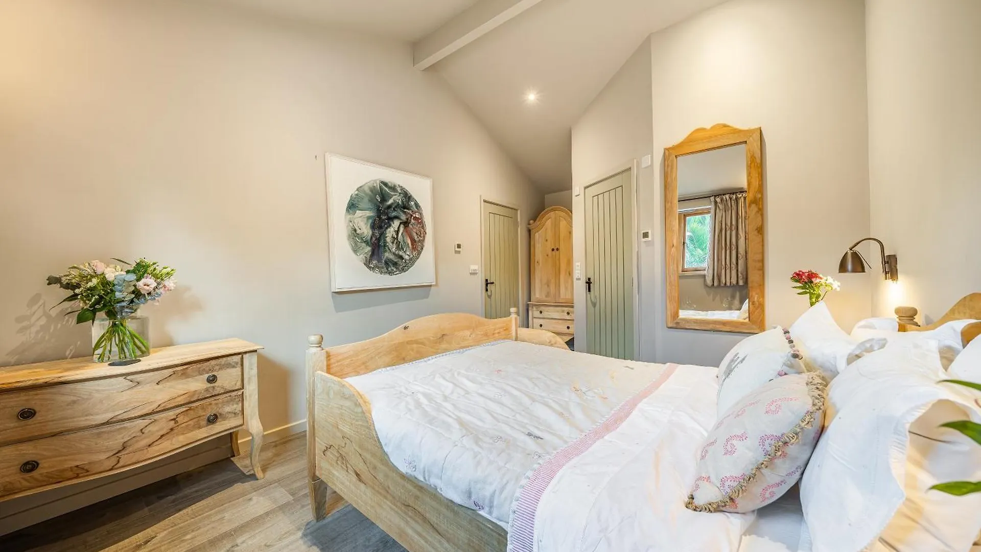 Salcombe Farm - The Recording Studio With Hot Tub And The Stables Apartment *