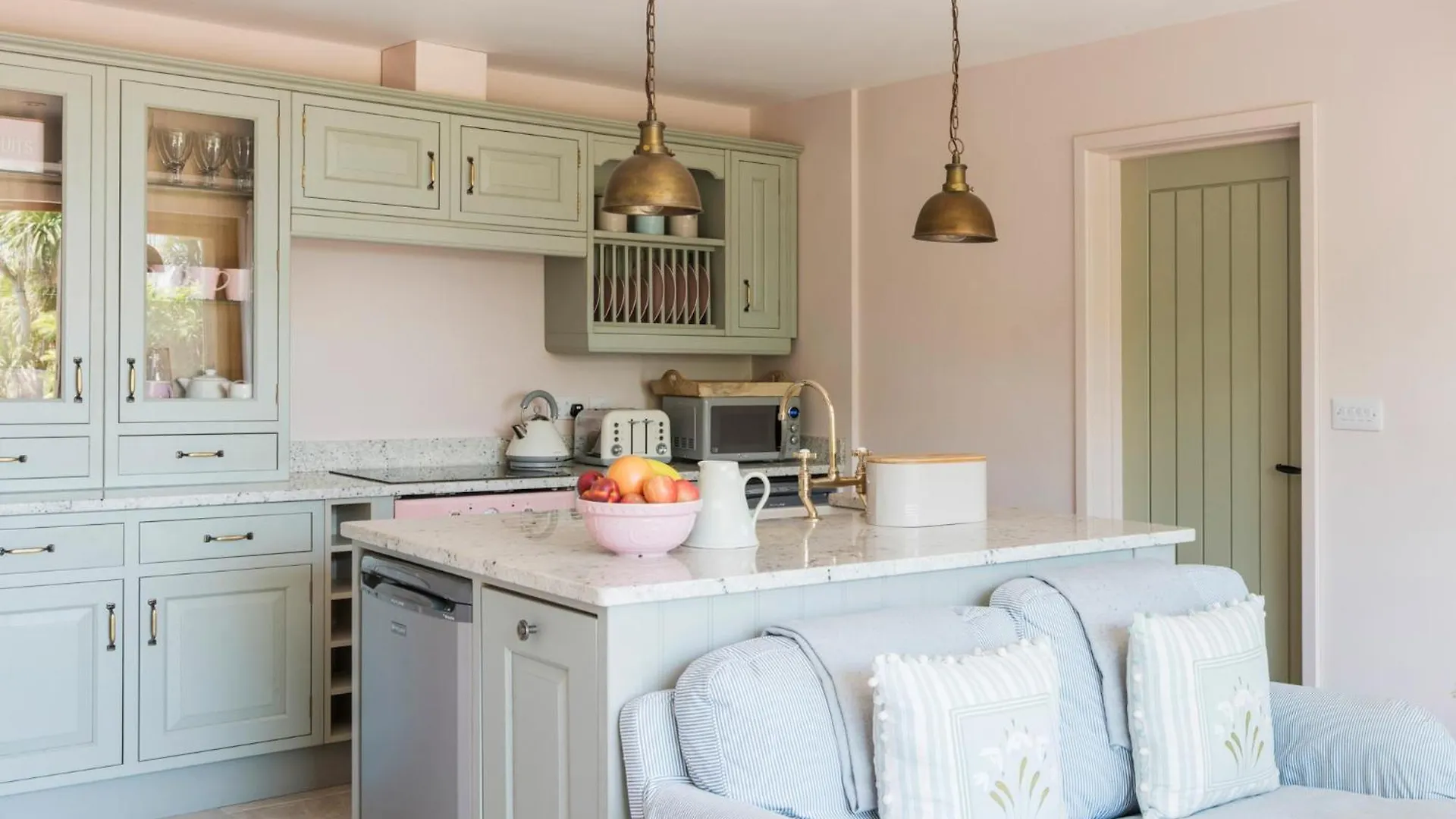 Apartment Salcombe Farm - The Recording Studio With Hot Tub And The Stables *
