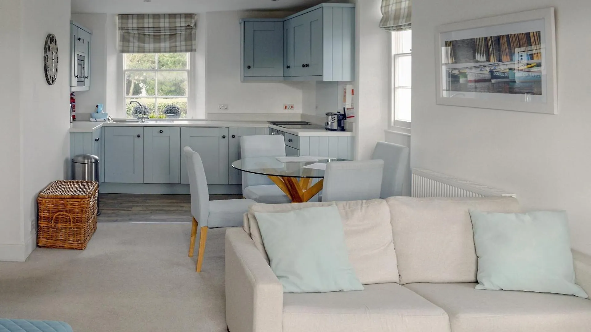 Charborough House 3 *